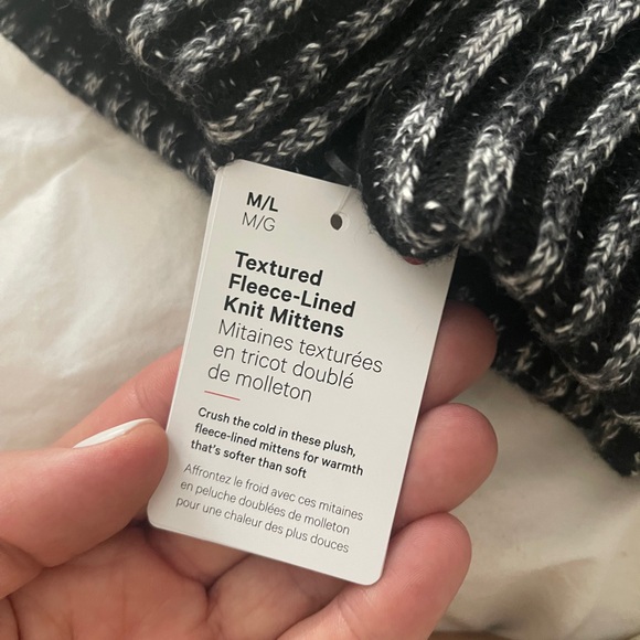 New Lululemon Athletica Black and White Mittens - Picture 7 of 7